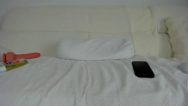 XXX chat uživo modela bellahot77