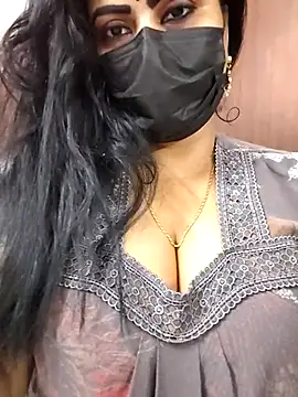 Chat +18 de Anushka_flower ao vivo