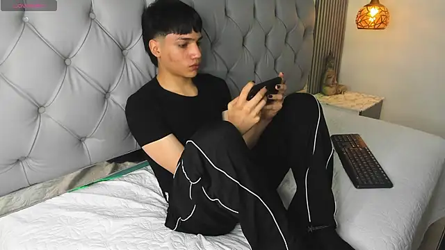 SamBlack_ élő XXX-chatje