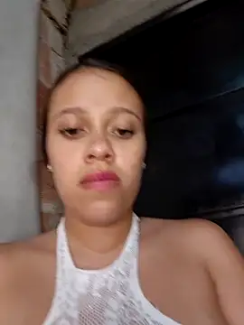 lachiki_plus' Live XXX Chat