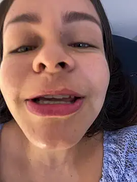 צ'אט XXX בשידור חי של sweet_shadil_