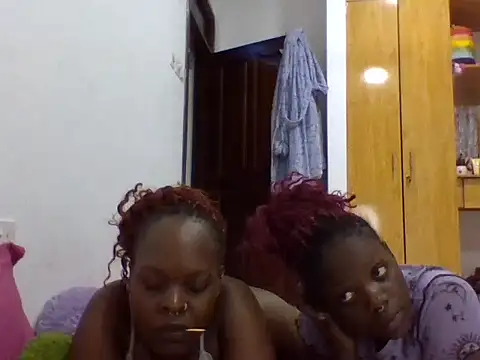 sexybaddies20's Live XXX Chat