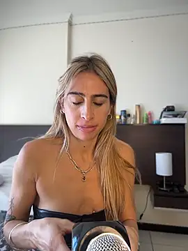 NicoleWilder's Live XXX Chat
