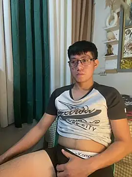 Chat XXX en directo de xshyboyx