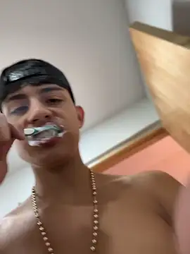 Lander_Cruz élő XXX-chatje