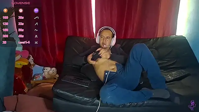 GreisyAndHazzan's Live XXX Chat
