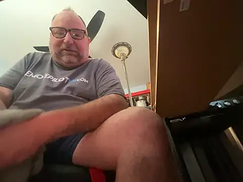 13B_MasterGunner Live XXX-chat