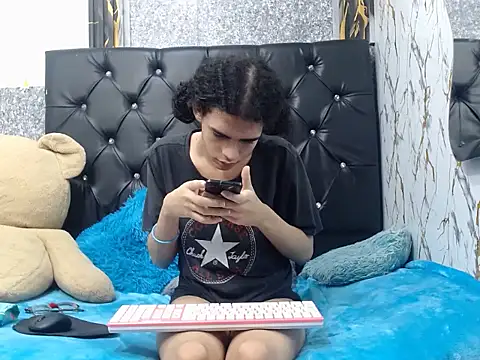 isa_x18's Live XXX Chat