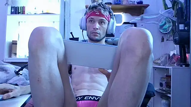 Trystan_Spellman Show in webcam