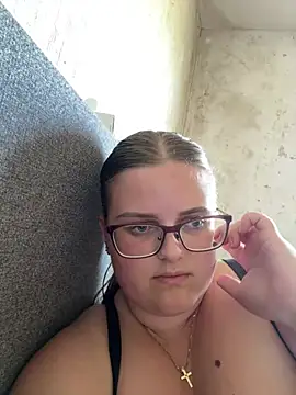 CurvyPaar2 Live XXX Chat