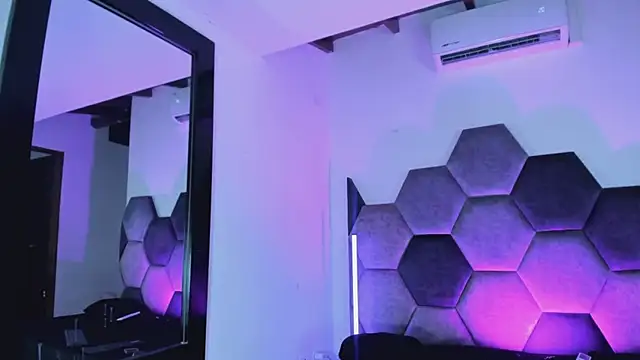 Cloy_Areo's Live XXX Chat