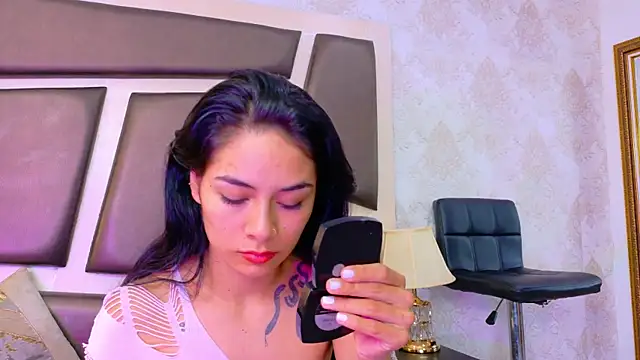Chat +18 de NicoleEsposito ao vivo