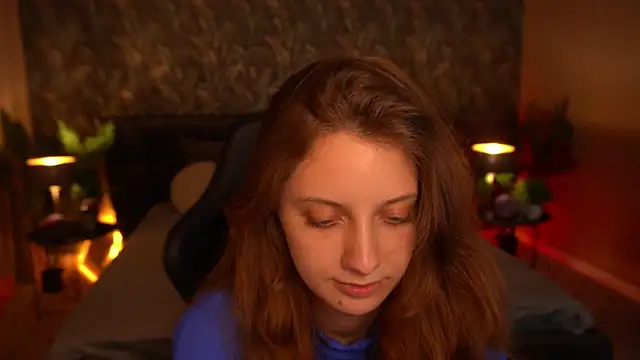 CuteeFoxy's Live XXX Chat
