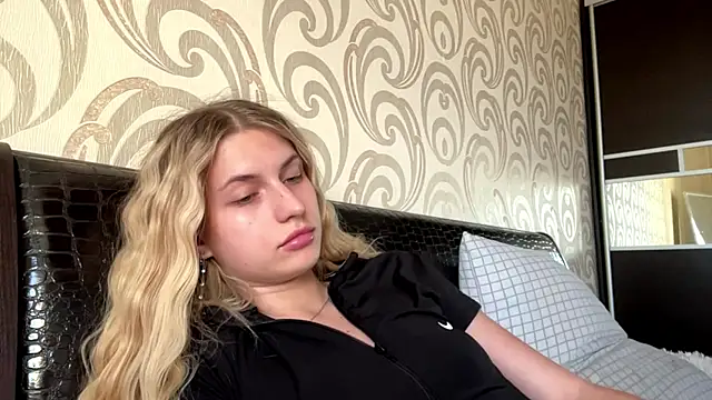 XXX chat uživo modela JeneeEady