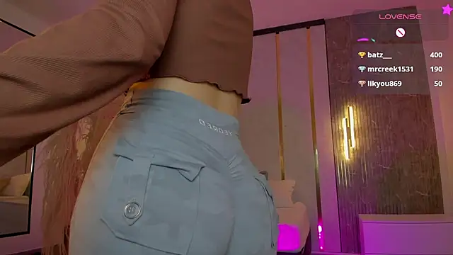 riley_sierra Adlı Modelin Canlı XXX Sohbeti