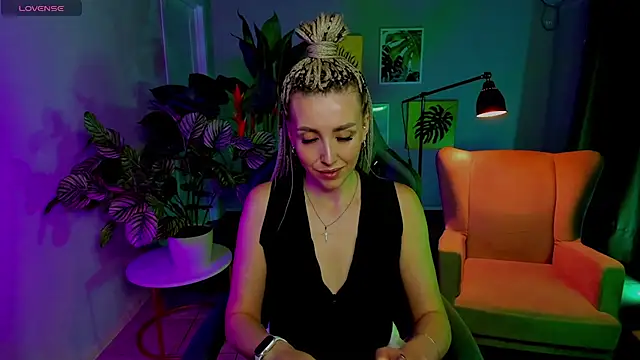 MonicaRiley élő XXX-chatje