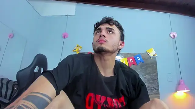 James-06 Live XXX-Chat