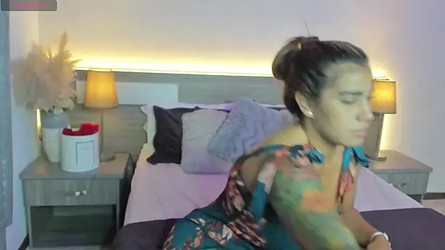 ZarahFoxx Chat XXX in diretta