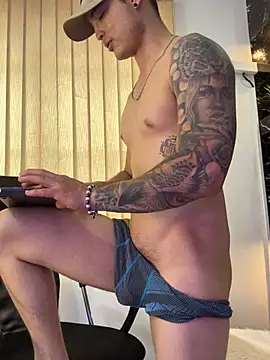 Alexander_ferre: онлайн-секс-чат
