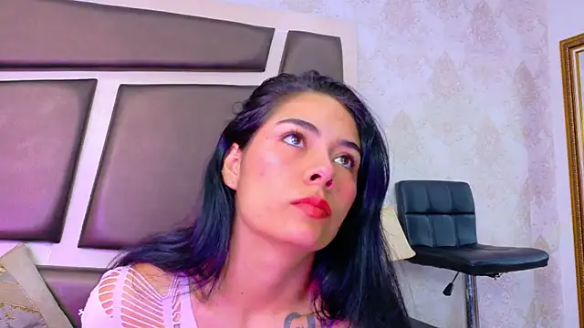 Chat +18 de NicoleEsposito ao vivo