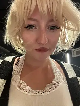 RonnieKiss' Live XXX Chat