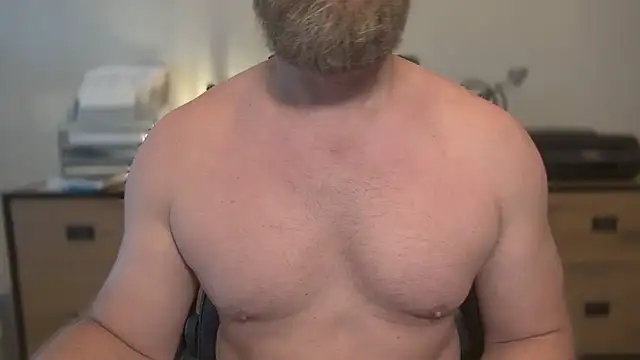 צ'אט XXX בשידור חי של Mister_Dilf
