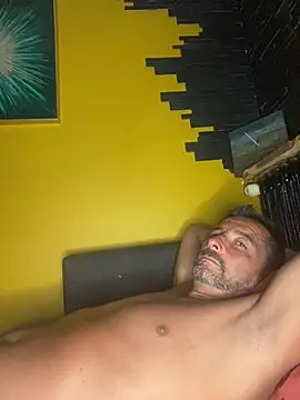 daddy3945 élő XXX-chatje