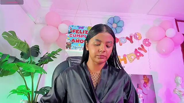צ'אט XXX בשידור חי של JANYLOVE__