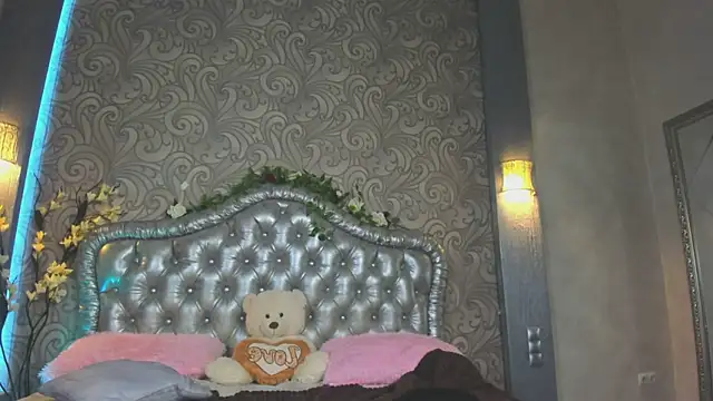 Chat +18 de KittyNuarr ao vivo