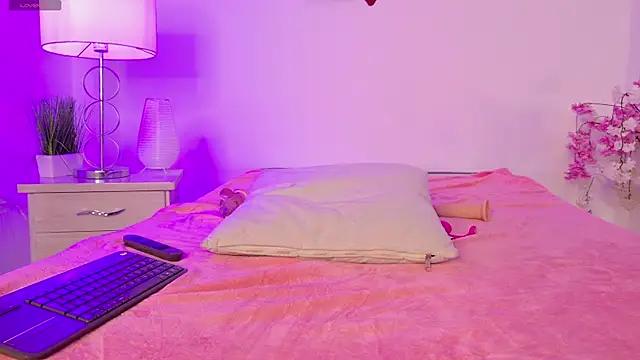 dark_angell77 Adlı Modelin Canlı XXX Sohbeti