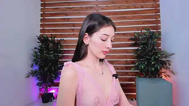 yen_lo_'s Live XXX Chat