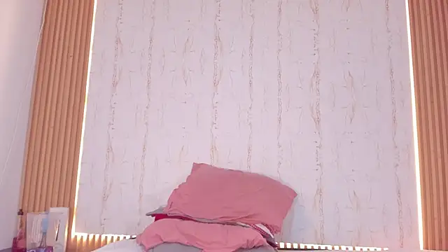 two_milkyway's Live XXX Chat