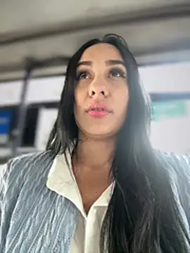 __IRIS__ live XXX chat