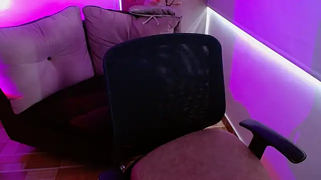 milfrousse Live XXX Chat