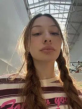 mikkixmeow's Webcam Show