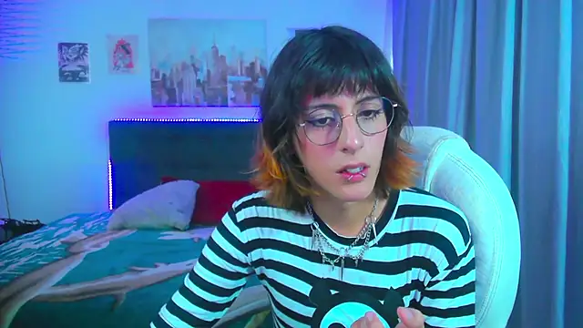 צ'אט XXX בשידור חי של goth_minerva