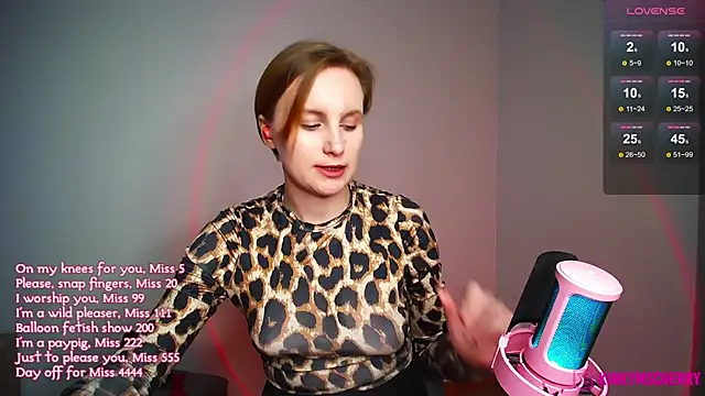 KinkyMissCherry Chat XXX in diretta