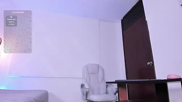 AmaraLewis Chat XXX live