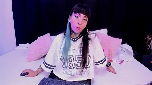 Chatroom XXX en direct de izzy_moon7