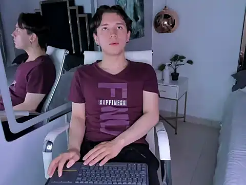 XXX chat uživo modela hollannd_