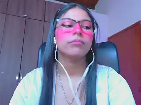 _ALLYSON18_'s Live XXX Chat