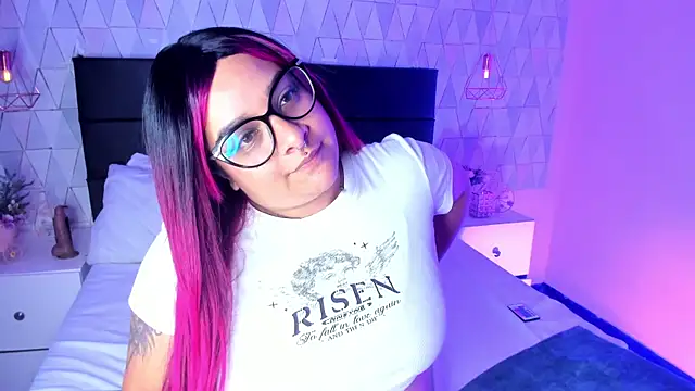 XXX chat uživo modela EmeelyMuller