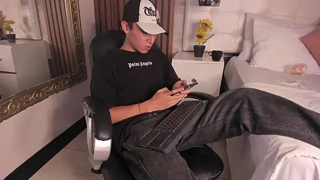LeoRydeer Chat XXX live