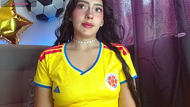 JuliethaFox Chat XXX in diretta