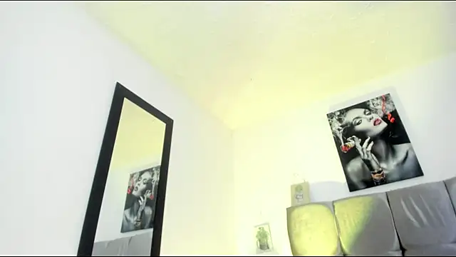 Ariel_star1 élő XXX-chatje