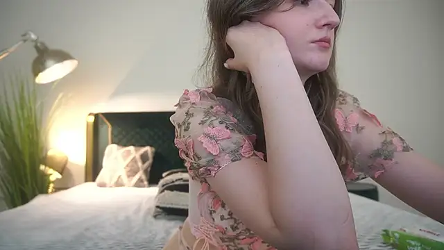 CyrenaLuxe's Live XXX Chat