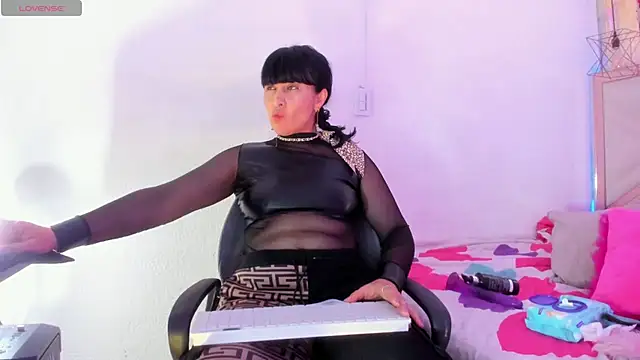 Chat XXX en directo de LILITH_LIBELULA