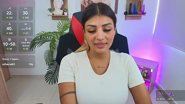 Chat +18 de SALOOMEE__ ao vivo