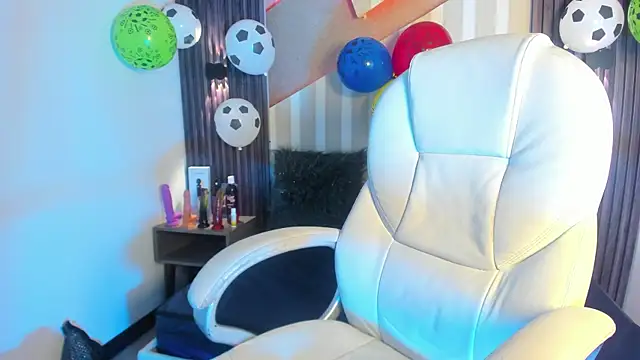 MadisonYoung000 Adlı Modelin Canlı XXX Sohbeti