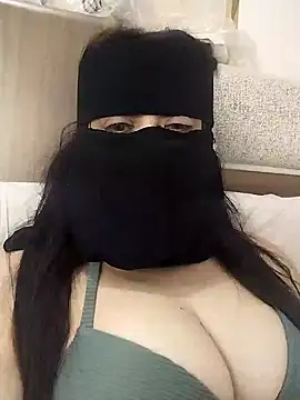 lolotheone Adlı Modelin Canlı XXX Sohbeti